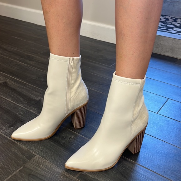 Lulu’s White Shortie Boot - Picture 3 of 8